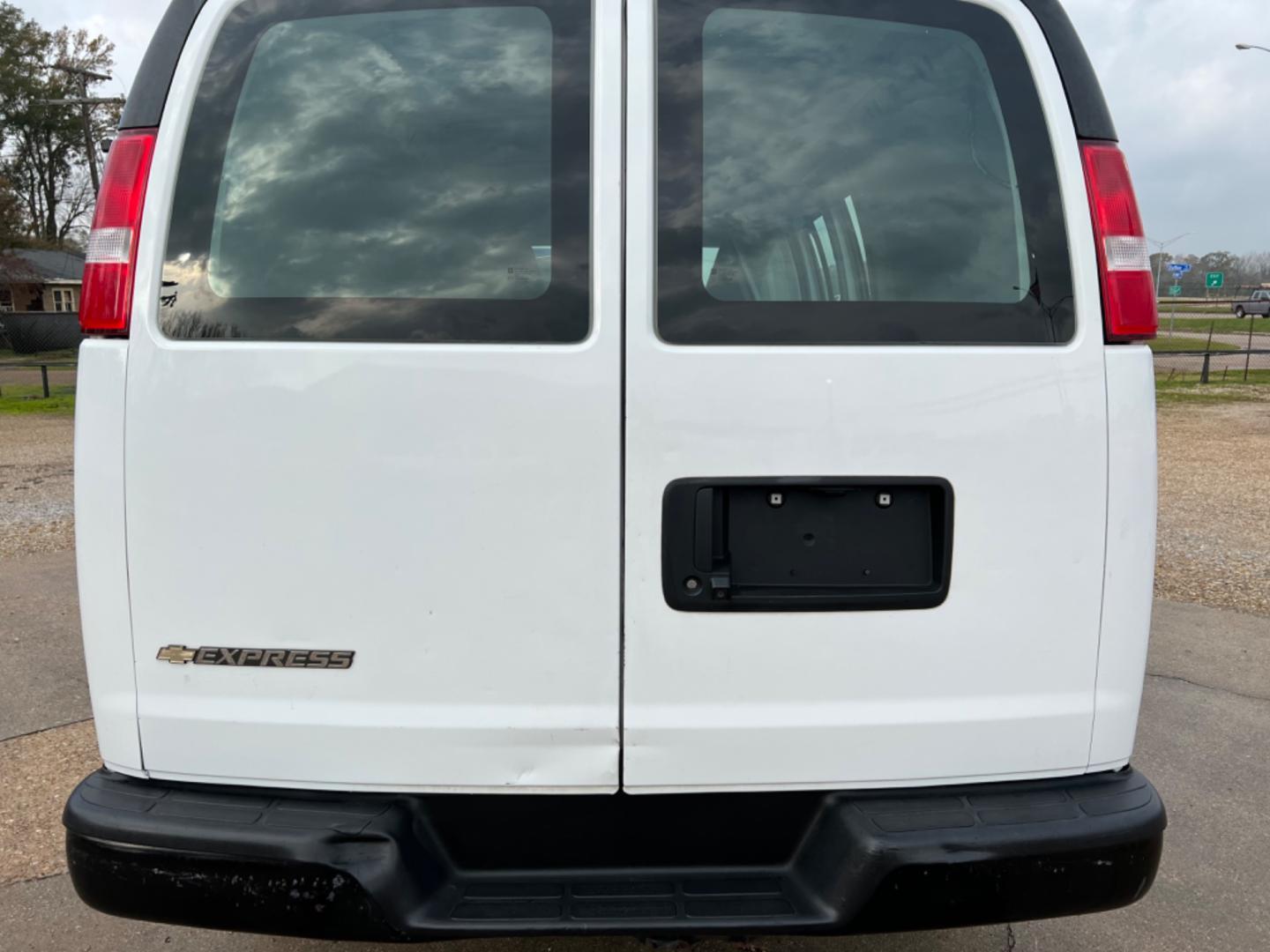 2021 White /Gray Chevrolet Express (1GCWGAFP0M1) with an 4.3L V6 engine, Automatic transmission, located at 4520 Airline Hwy, Baton Rouge, LA, 70805, (225) 357-1497, 30.509325, -91.145432 - 2021 Chevy Express 2500 Cargo Van 4.3 V6 152K Miles, Power Windows & Locks, Cold A/C & Heat, Dent In Rear Bumper(See Pic). NO IN HOUSE FINANCING. FOR INFO PLEASE CONTACT JEFF AT 225 357-1497 CHECK OUT OUR A+ RATING WITH THE BETTER BUSINESS BUREAU WE HAVE BEEN A FAMILY OWNED AND OPERATED BUSINESS AT - Photo#6